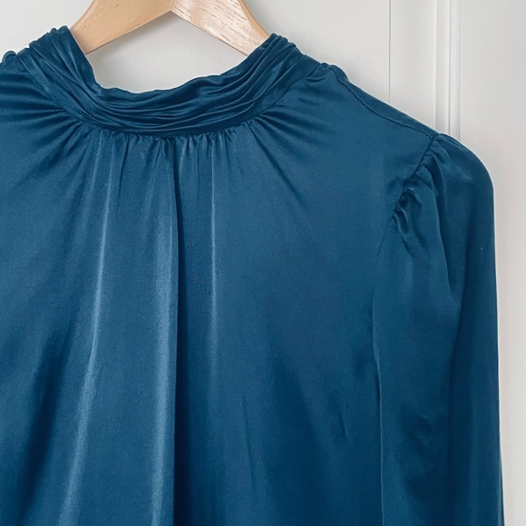 NWT Veronica Beard Neck Bow Tie Silk blouse, size 2 - Picture 7 of 12